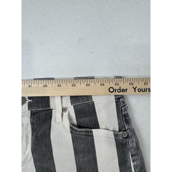C Of H Shorts Striped Women 28 - Picture 5 of 11